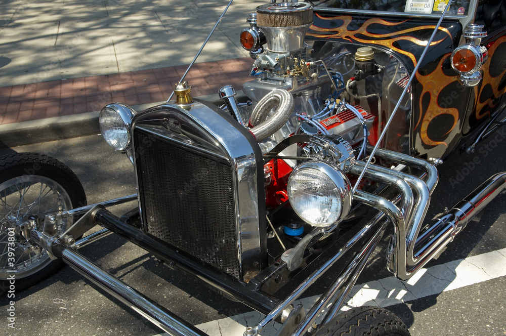 Obraz premium A Black & Flames Custom Car