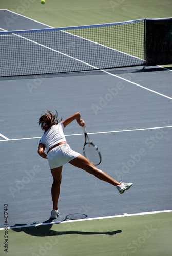 Woman tennis © ulga