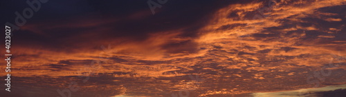 stratocumulus au coucher de soleil photo