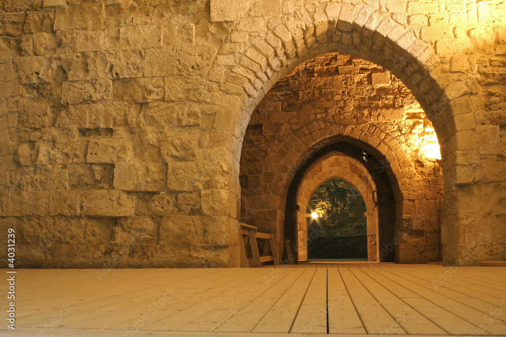 Obraz premium tunel templariuszy rycerz jerozolima izrael
