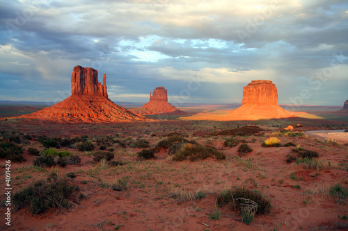 Monument valley at sunset