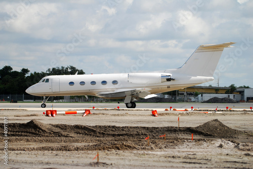 Charter business jet 
