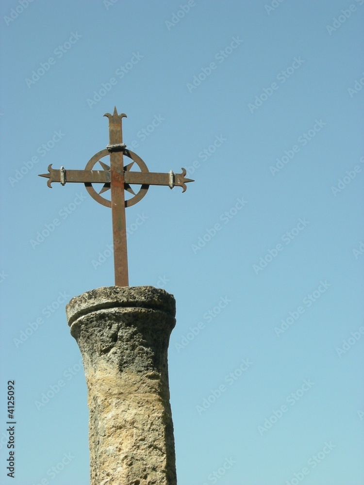 Croix sur fond ciel