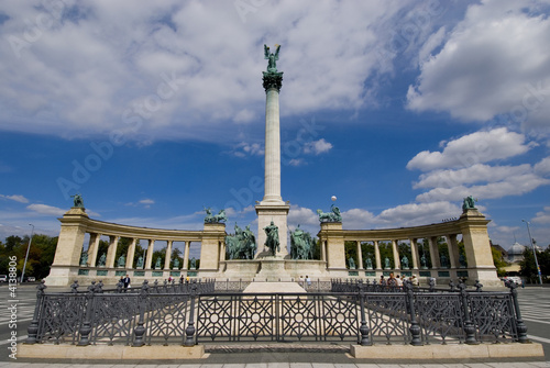 heros square in budapest