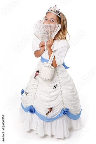 Fototapeta Enfant déguisé en princesse avec ombrelle