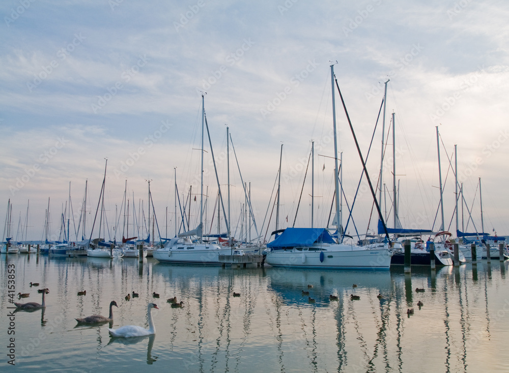 Fototapeta premium Szigliget marina at sunset