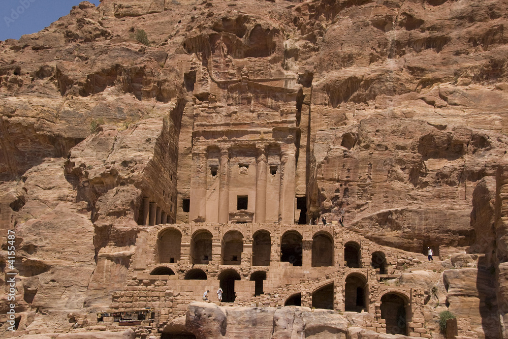 Ruins of ancient building carved into mountain, Petra, Jordan Stock 