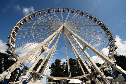 Dynamic view of a Mobile Ferris Wheel © Chris Lofty