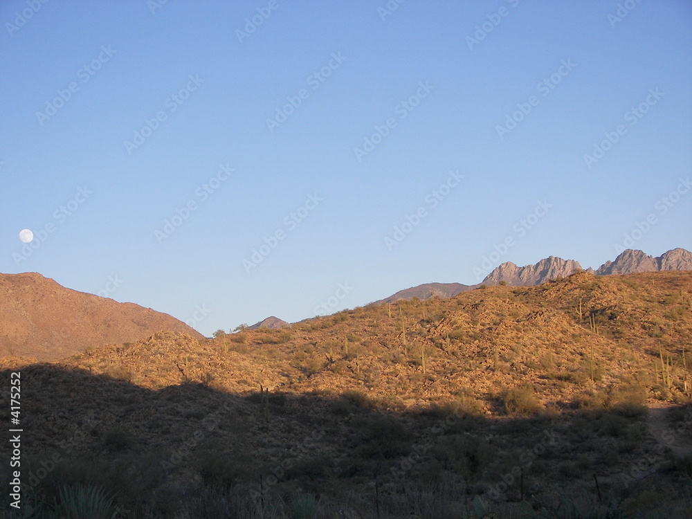 Fototapeta premium moon rising by four peaks phoenix, az 