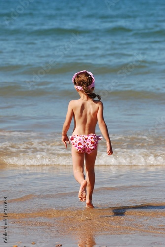 sea beach girl © cdrcom