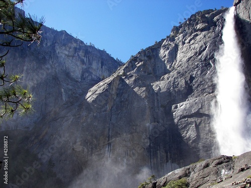yosemite falls mist up close
