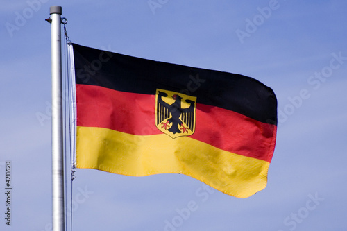 Bundesflagge im Wind. photo