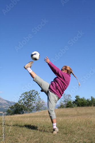 football dans les champs photo