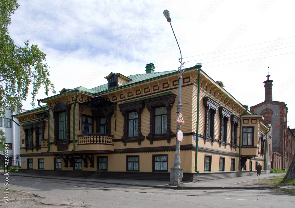 Obraz premium old wooden building in Archangel, Russia