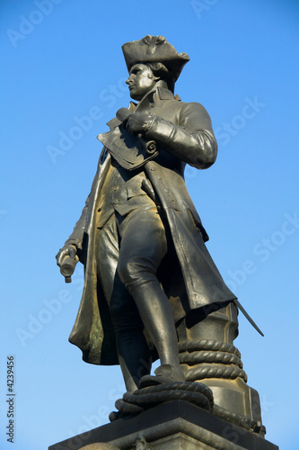 Captain Cook statue London