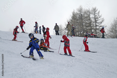 skieurs sur piste