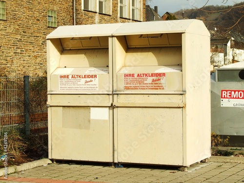 Behälter für Kleiderspende