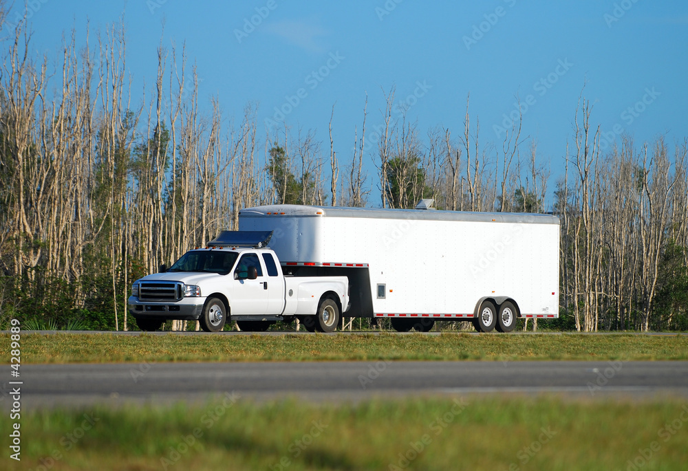 Heavy duty pickup truck and trailer - obrazy, fototapety, plakaty 