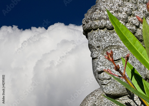 Marmor Buddha meditiert