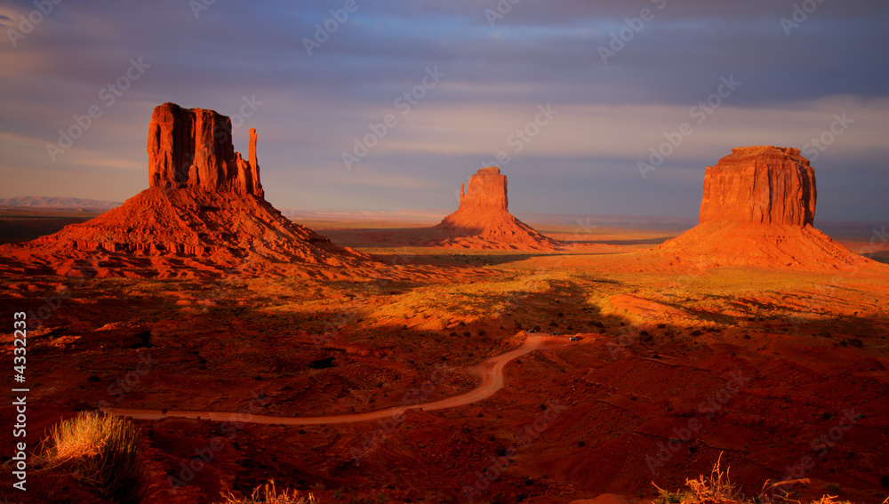 Monument valley sunset