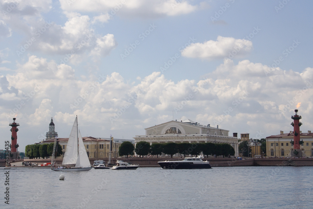 Fototapeta premium Yachts and bridge in the city