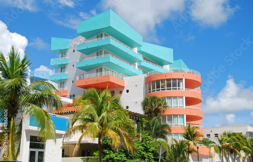 Art deco architecture in Miami Beach © icholakov
