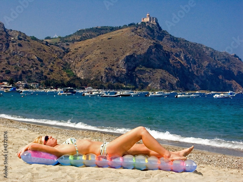 Canvas-taulu sunbathing
