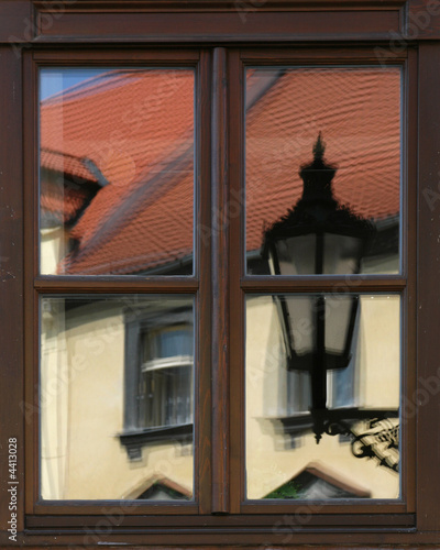 фотографія Old Lantern Reflection