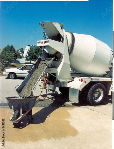      cement    truck