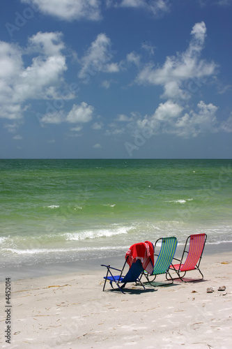 Fototapeta Naklejka Na Ścianę i Meble -  Chairs by the Sea