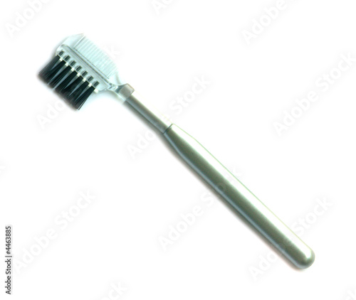 peigne et brosse    sourcils