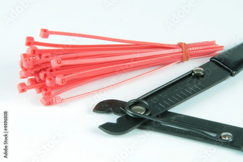 cable tie and cutter