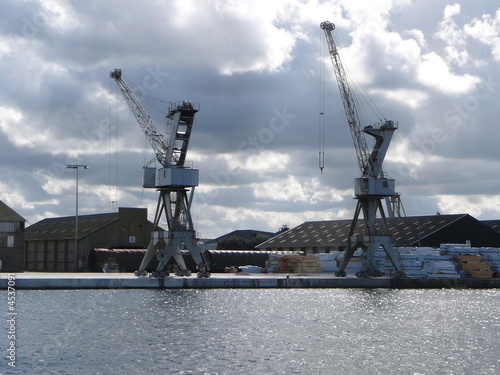 grues du port de saint malo