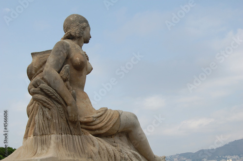 statue de femme