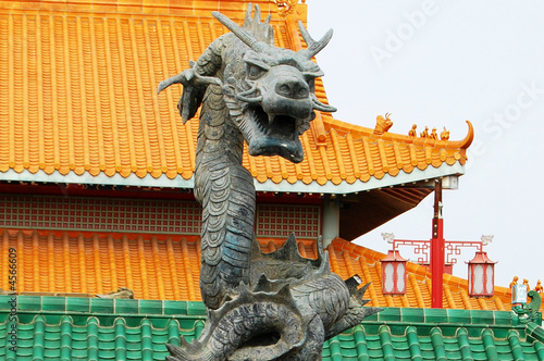 statue dragon photo