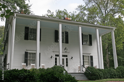 Fotografi Antebellum Home with Rockers