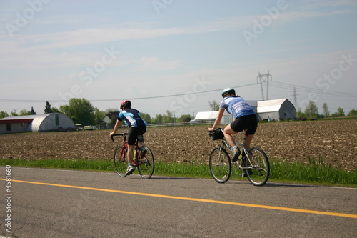 cycliste dans la campagne