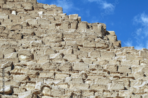 Building Blocks of the Giza Pyramids