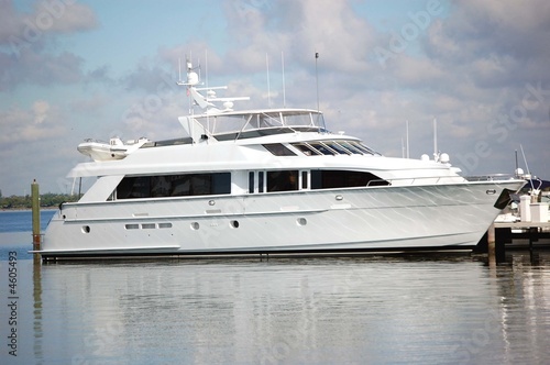 Luxury Yacht © Wimbledon