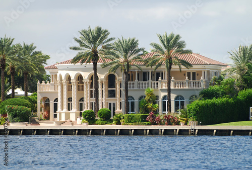 Wealthy waterfront residential community in Florida photo
