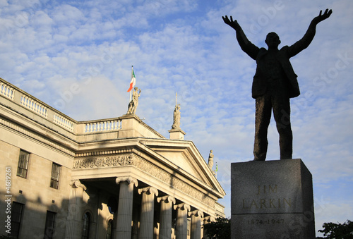 Photography Post office and Statue Dublin