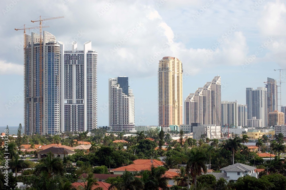 Fototapeta premium North Miami Beach Condo canyon