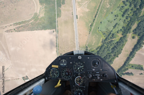 glider looping, focus on the ground