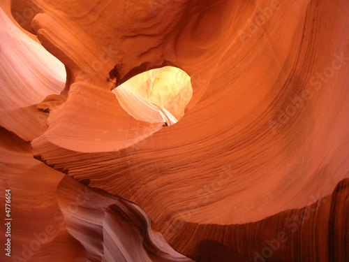 texture and color of the sandstone formation