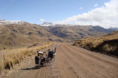 Un vélo dans la cordillère des Andes.