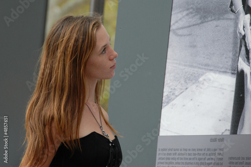 Konstfotografi regard sur une affiche