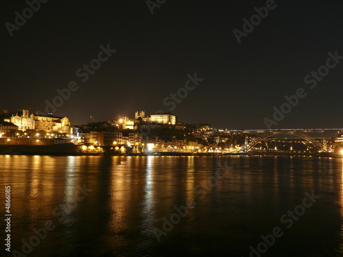 Porto at night - seen from Nova Gaia © coco194