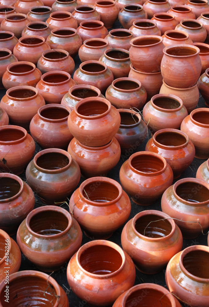 Brown clay pots Brown clay pots