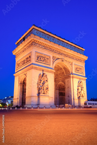 Fototapeta Naklejka Na Ścianę i Meble -  The Triumphal Arch, Paris at night