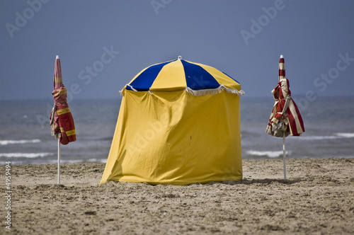 trois parasols trouville